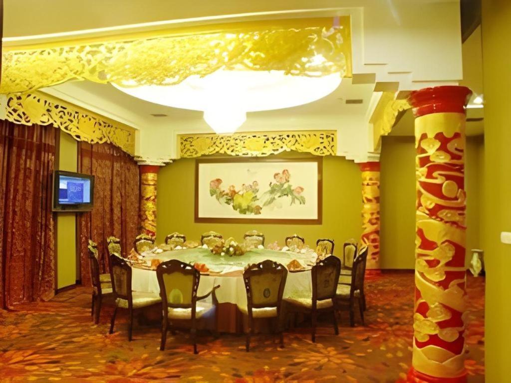 New Friendship Hotel Лоян Екстер'єр фото
