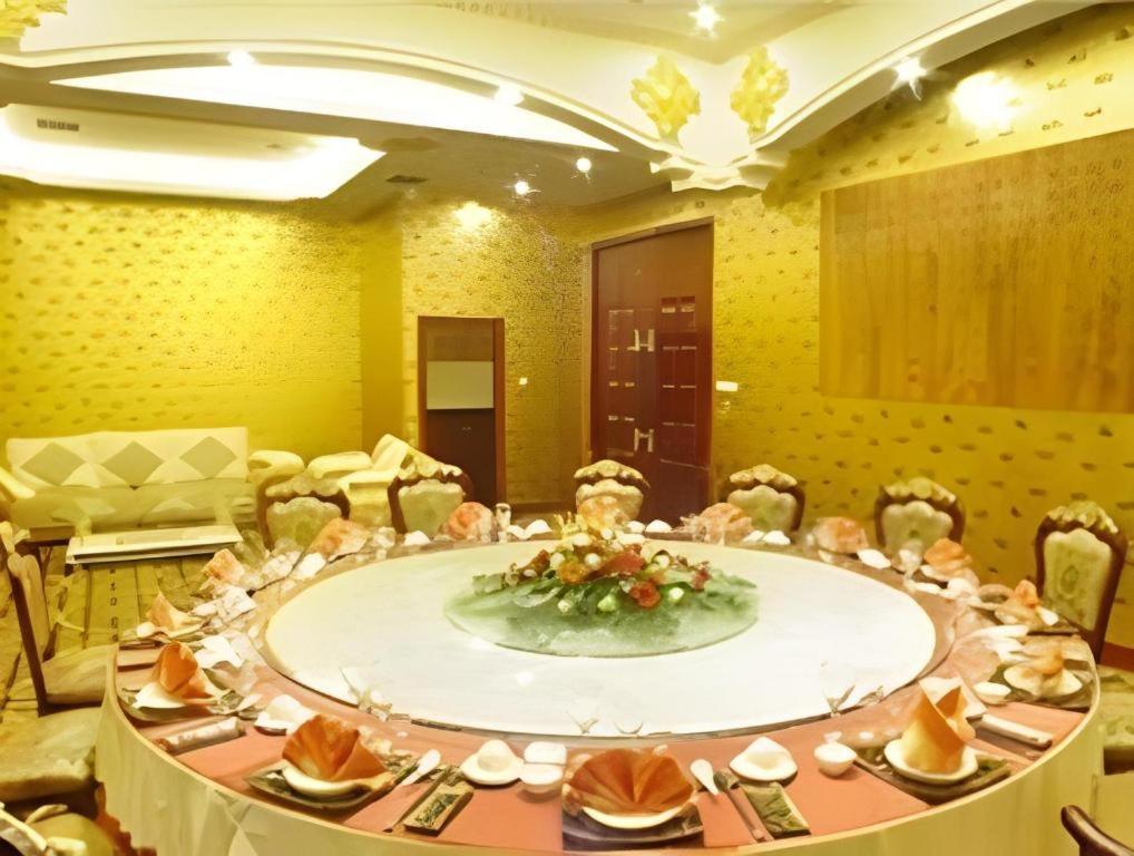 New Friendship Hotel Лоян Екстер'єр фото